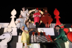 Alice on the Run 55 * 6240 x 4160 * (6.14MB)